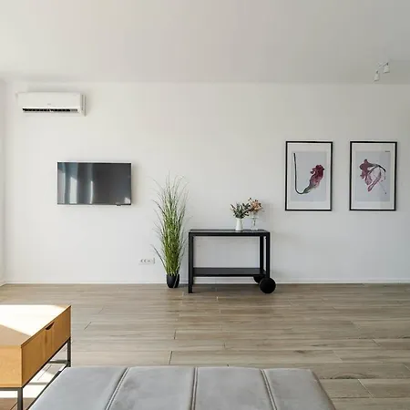 Apartment Downtown W Parkview&balcony Vol 2 Bukarest